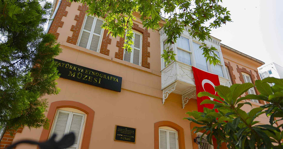 Atatürk ve Etnografya Müzesi