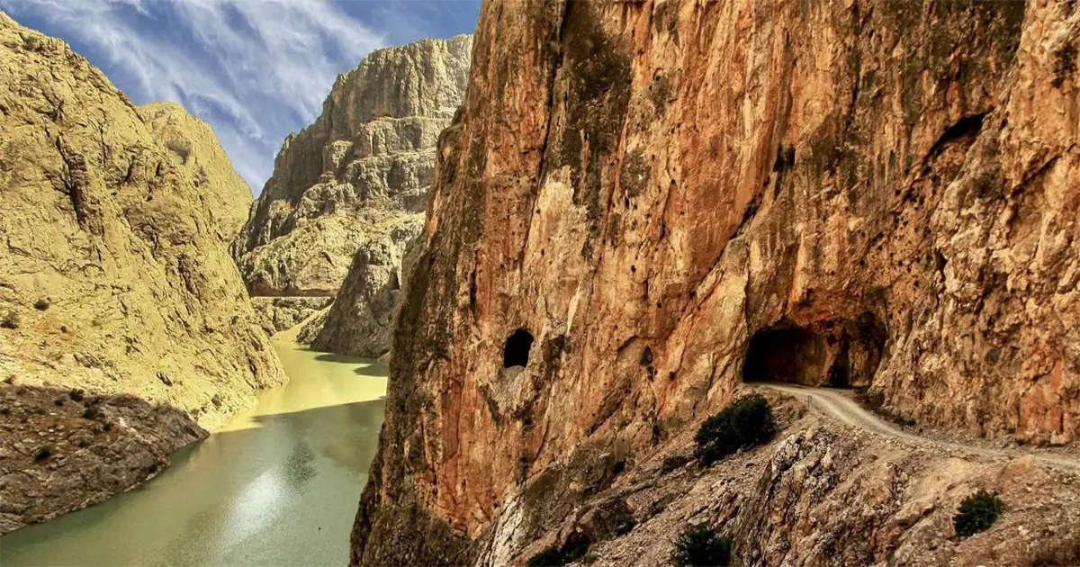 Kemaliye Karanlık Kanyon: Doğanın Eşsiz Harikası